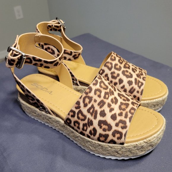 SODA WOMENS CHEETAH OPEN TOES S SANDLES - NEW WITH BOX - Picture 3 of 14